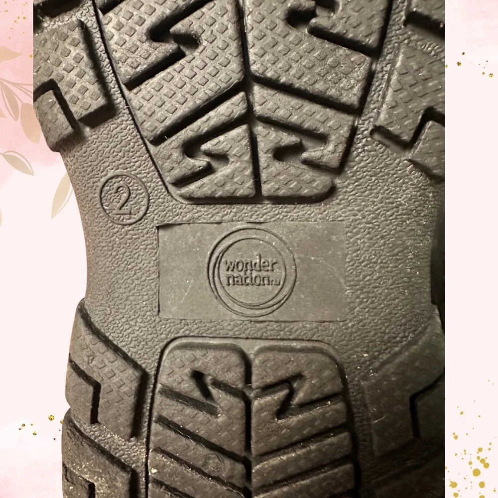 Youth Wonder Nation‎ Winter Boots - Size 2